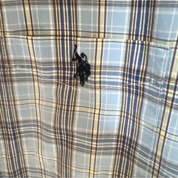 US Polo Assn Mens Blue Plaid Short Sleeve Button Shirt Size Medium Black Pony - Picture 3 of 7